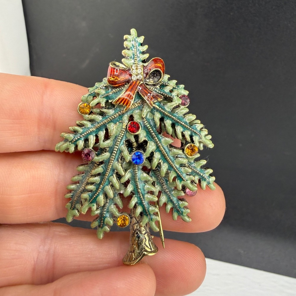 Vintage Avon Christmas Tree Brooch Gold Tone Enamel Rhinestone 2004 1st Annual